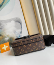 Load image into Gallery viewer, Louis Vuitton S Lock Messenger Bag
