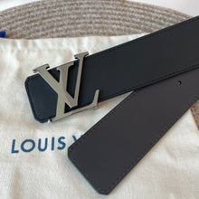 Load image into Gallery viewer, Louis Vuitton Belt
