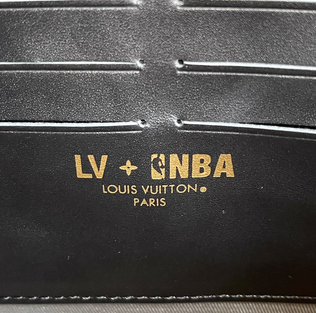 Louis Vuitton X NBA Soft Trunk Wearable Wallet Bag – ZAK BAGS ©️