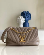 Load image into Gallery viewer, Louis Vuitton New Wave Chain Bag
