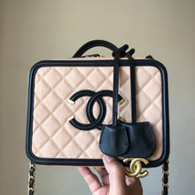 Load image into Gallery viewer, Chanel Medium Filigree Vanity  Bag

