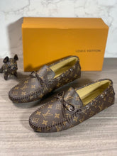 Load image into Gallery viewer, Louis Vuitton Arizona Mocassin Shoe
