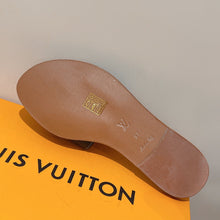 Load image into Gallery viewer, Louis Vuitton Lock it flat Mule
