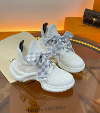 Load image into Gallery viewer, Louis Vuitton Archlight Sneaker
