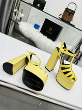 Load image into Gallery viewer, Versace La Medusa Platform Sandals
