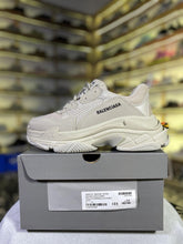 Load image into Gallery viewer, Balenciaga triple S Sneaker - LUXURY KLOZETT
