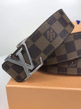 Load image into Gallery viewer, Louis Vuitton Leather Belt - LUXURY KLOZETT
