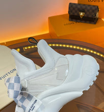 Load image into Gallery viewer, Louis Vuitton Archlight Sneaker
