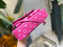 Load image into Gallery viewer, Louis Vuitton Maxi Multi-Pochette Bag
