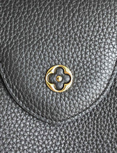 Load image into Gallery viewer, Louis Vuitton Capucines MM Bag
