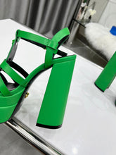 Load image into Gallery viewer, Versace La Medusa Platform Sandals
