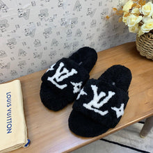 Load image into Gallery viewer, Louis Vuitton Magnetic Mule
