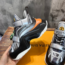 Load image into Gallery viewer, Louis Vuitton Archlight 2.0 Platform Sneakers
