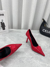 Load image into Gallery viewer, Versace  La Medusa Naplak Pumps
