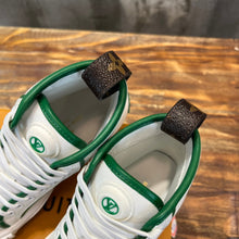 Load image into Gallery viewer, Louis Vuitton Squad Sneakers
