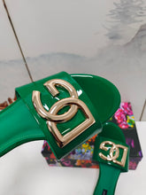 Load image into Gallery viewer, Dolce &amp; Gabbana Polished Calfskin Sliders with DG logo
