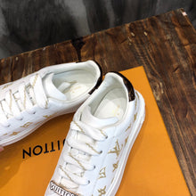 Load image into Gallery viewer, Louis Vuitton time out Sneaker
