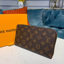 Load image into Gallery viewer, Louis Vuitton Zippy Wallet
