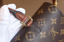 Load image into Gallery viewer, Louis Vuitton Vaugirard Bag
