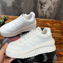 Load image into Gallery viewer, Versace Odissea Sneakers
