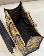 Load image into Gallery viewer, Fendi Sunshine Shopper Meduim Bag
