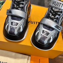 Load image into Gallery viewer, Louis Vuitton Archlight 2.0 Platform Sneakers

