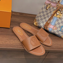 Load image into Gallery viewer, Louis Vuitton Lock it flat Mule
