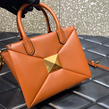 Load image into Gallery viewer, Valentino One Stud Small Bag
