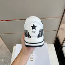 Load image into Gallery viewer, Christian Dior D Freeway  Sneakers
