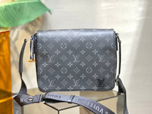 Load image into Gallery viewer, Louis Vuitton District PM Messenger
