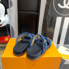 Load image into Gallery viewer, Louis Vuitton Bom Dia Flat Mule
