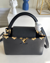 Load image into Gallery viewer, Louis Vuitton Capucines MM Bag
