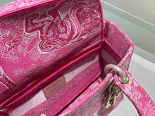 Load image into Gallery viewer, Christian Dior Medium Lady D Lite Bag
