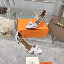 Load image into Gallery viewer, Hermes premiere 70 Heels
