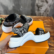 Load image into Gallery viewer, Louis Vuitton Archlight Flat Sandals

