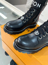 Load image into Gallery viewer, Louis Vuitton Territory Flat Ranger Boots
