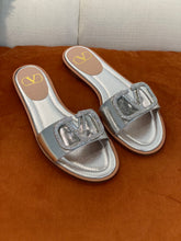 Load image into Gallery viewer, Valentino Vlogo Signature Flat Slide
