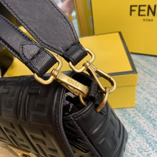 Load image into Gallery viewer, Fendi baguette Bag - LUXURY KLOZETT
