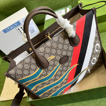 Load image into Gallery viewer, Gucci Medium Tote Bag With Geometric Print
