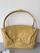 Load image into Gallery viewer, Bottega Veneta Arco Medium Bag

