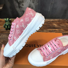 Load image into Gallery viewer, Louis Vuitton Squad Sneakers
