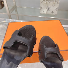 Load image into Gallery viewer, Hermes premiere 70 Heels
