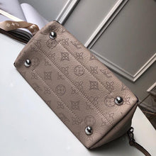 Load image into Gallery viewer, Louis Vuitton Hina PM Bag - LUXURY KLOZETT
