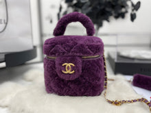 Load image into Gallery viewer, Chanel Small Vanity  Bag
