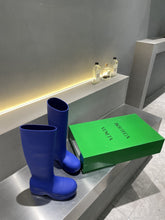 Load image into Gallery viewer, Bottega Veneta Puddle Boots
