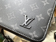 Load image into Gallery viewer, Louis Vuitton District PM Messenger
