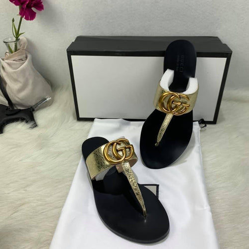 Gucci Leather Thong Sandal - LUXURY KLOZETT