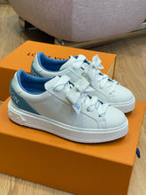 Load image into Gallery viewer, Louis Vuitton Time Out Sneakers

