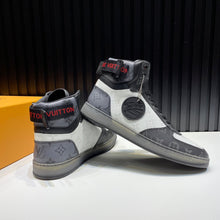 Load image into Gallery viewer, Louis Vuitton Rivoli Sneakers
