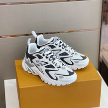 Load image into Gallery viewer, Louis Vuitton Runner Tatic Sneakers

